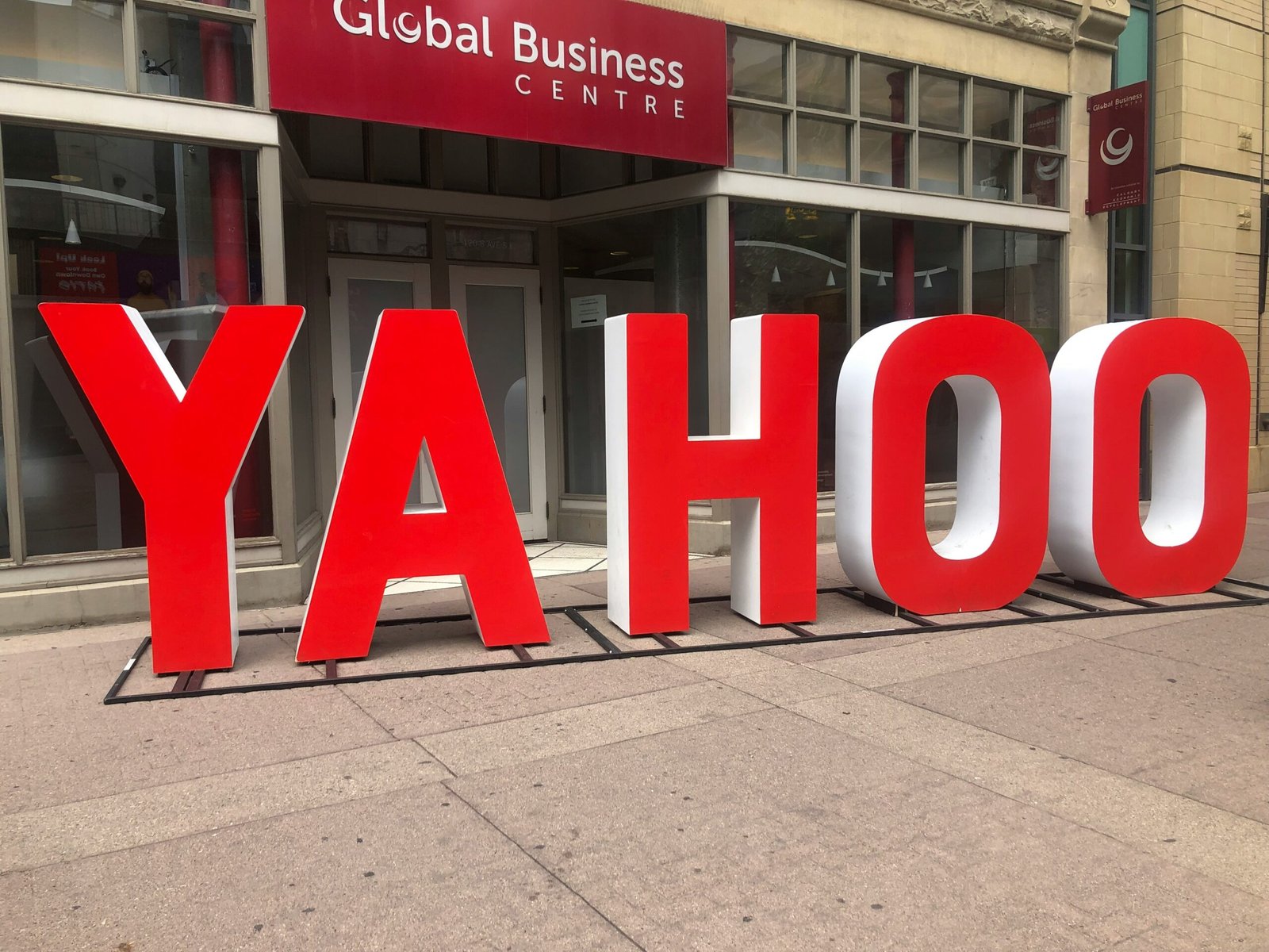 red Yahoo signage on street